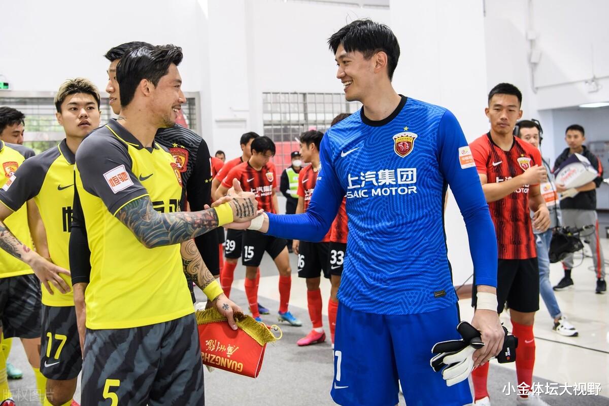 中超|中超豪门甩出大手笔：将引进3、4名外援，韩国国脚或顶替留洋后卫