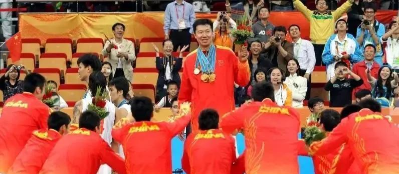 中国男篮|中国男篮历史最强5人！两人世界级，现役一人上榜，一位置最拉跨