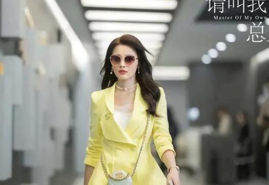 贾静雯|《请叫我总监》中的白富美许思恬，长得漂亮却不聪明