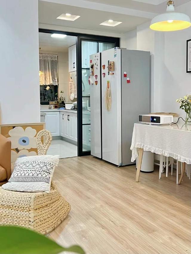 江苏发现一对90后小夫妻的婚房,因太会布置而走红,让人超羡慕