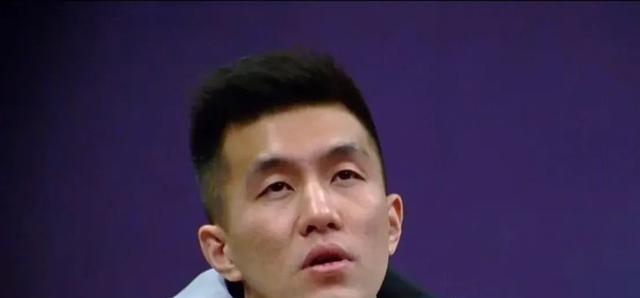 郭艾伦|郭艾伦直播被球迷质疑实力，郭艾伦一席话，球迷立刻鸦雀无声