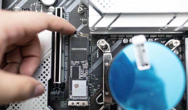 安卓|用XPG全家桶，装一台让老婆大人也觉得好看的高质量主机