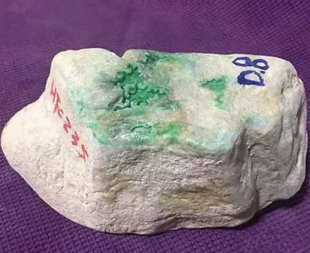 翡翠|翡翠原石:小白如何在翡翠原石中夹缝求生,收藏这一篇就够了!