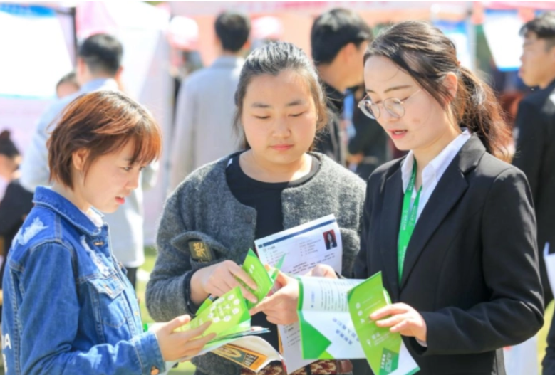 中国邮政|2022年中国邮政春招开始，涉及多个专业，应届生的身份更有优势