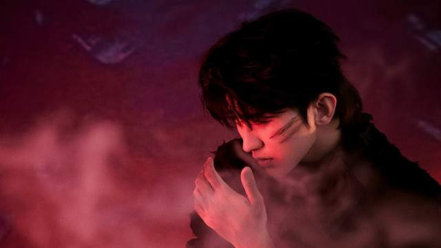 蔡徐坤|蔡徐坤化伤痕妆穿破衣，一改往日花样美男形象，硬汉范十足获好评