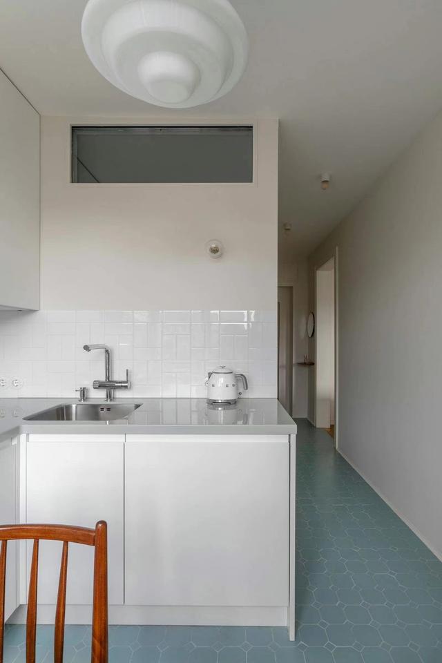 一位瑜伽爱好者的45平公寓,白色原木风温柔似水,悠闲自在超想住