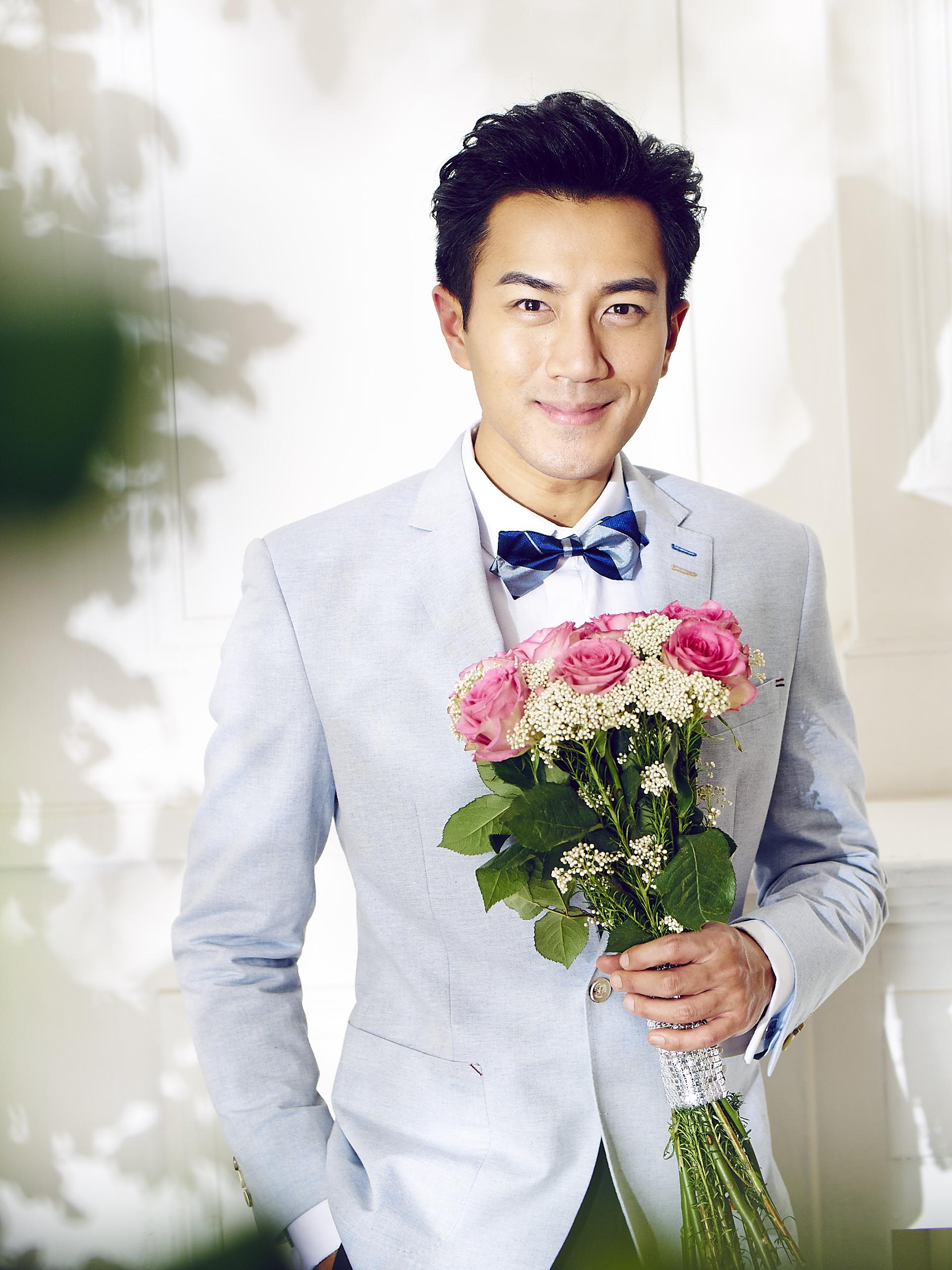 刘恺威|刘恺威与杨幂离婚4年：他单身抚养女儿，她情感沧桑依旧红