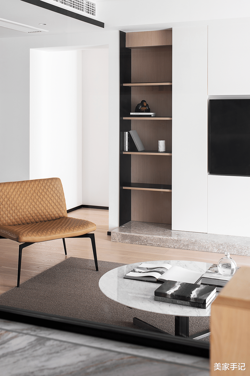 坚持极简主义的浙江夫妇,把家装修得一尘不染,透着骨子里的高级