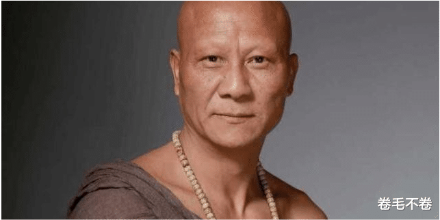 计春华|他长相凶恶，被称“国宝级坏蛋”，却娶了还珠格格中最美的她