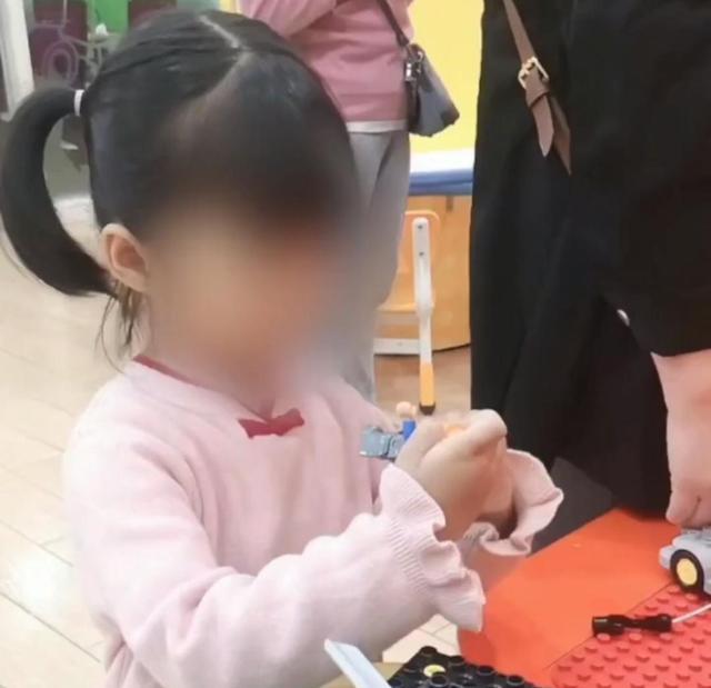 深圳4岁女童身患急性白血病，父亲卖车救女，小刚学长加价8万收车
