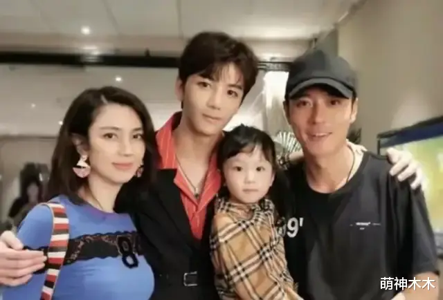 吴卓林|吴卓林生活落魄，谭晓风受尽宠爱，同为私生子，近况大不相同