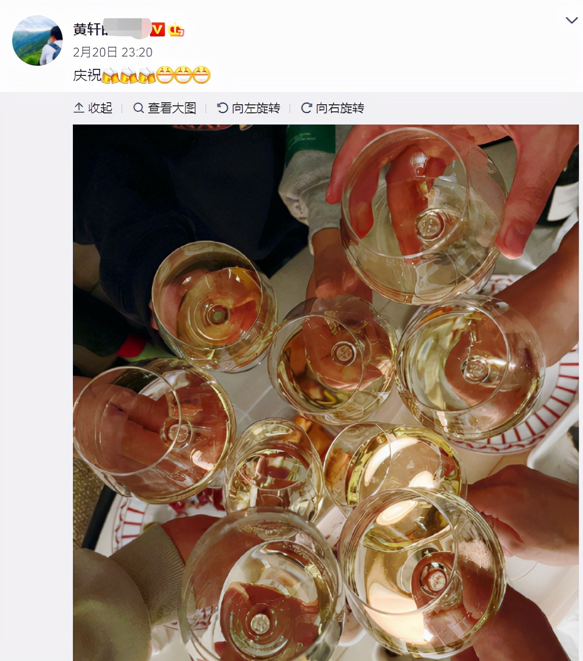 黄轩|黄轩携圈外女友现身机场！情侣装打扮好般配，粉丝摔倒忙上前关心