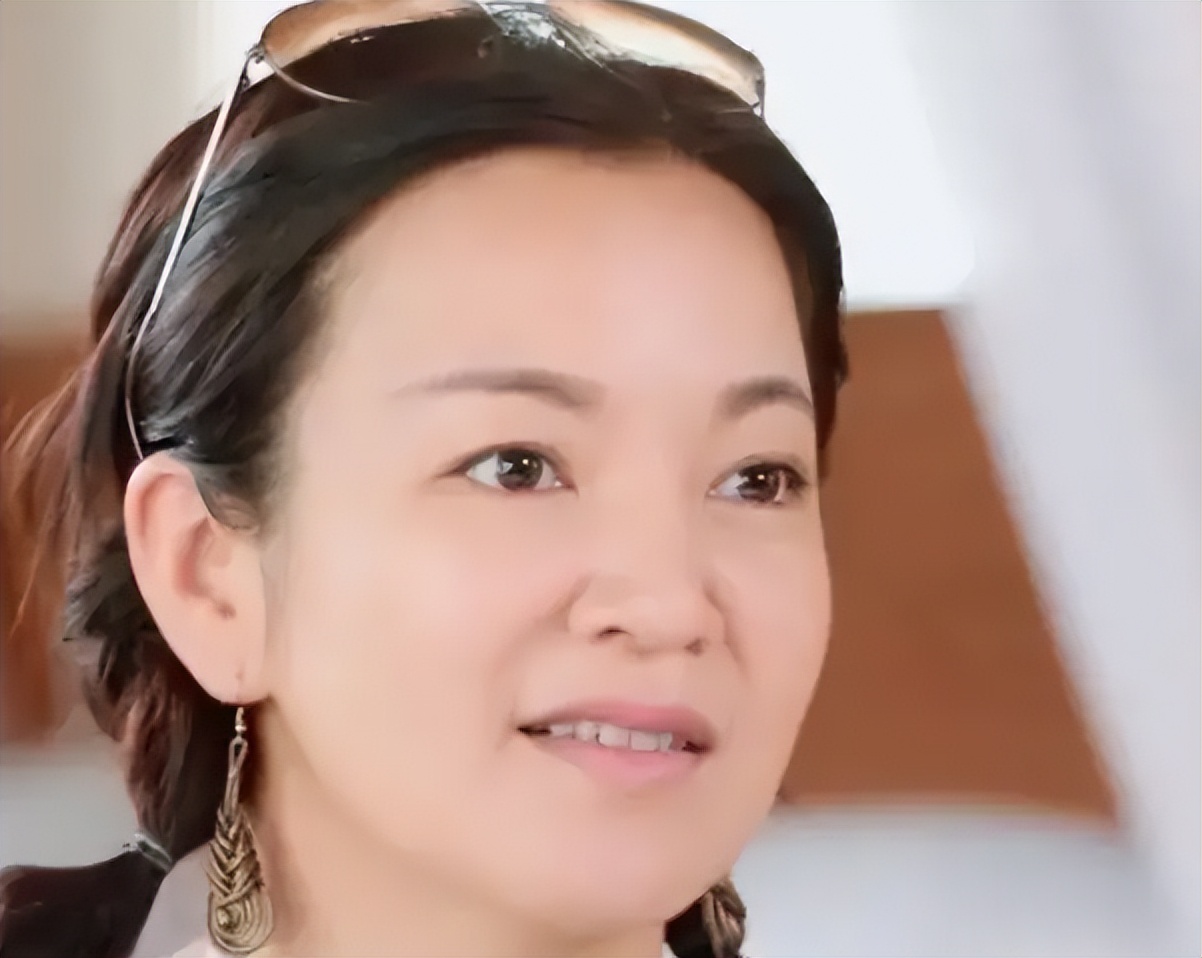 阿雅|“七仙女”中的小跟班阿雅，现在已经把她们远远甩在身后