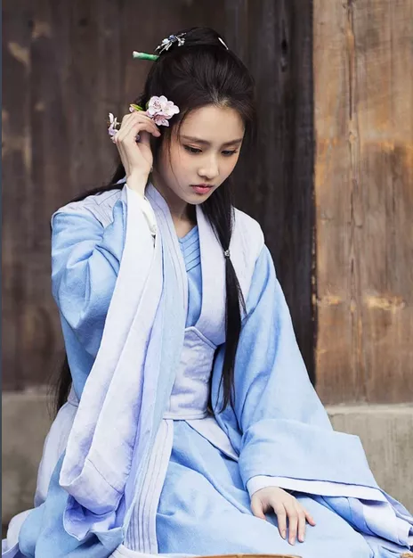 刘亦菲|“谋女郎”?的尴尬:长得像刘亦菲,搭档的都是顶流,却不温不火