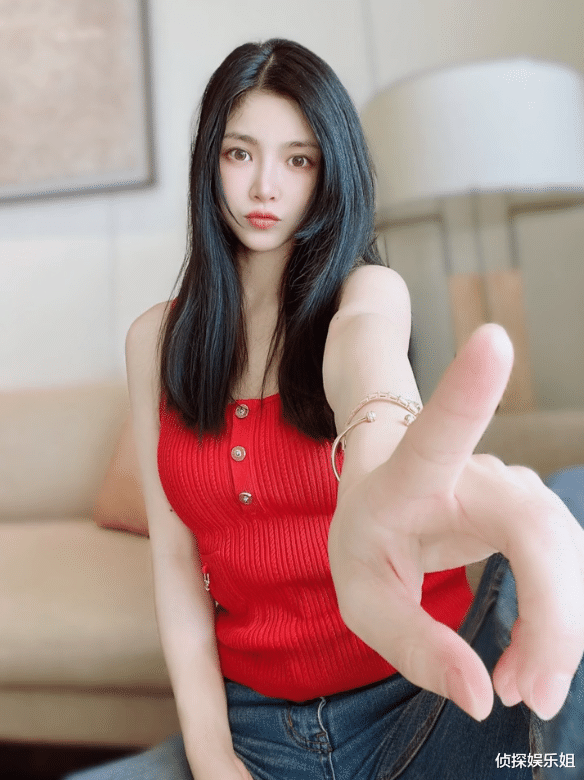 王灿|杜淳老婆晒平价穿搭，自曝裤子不足90块，网友吐槽平时都是名牌