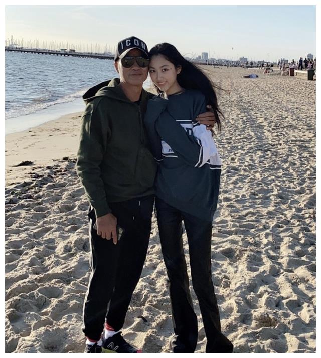 马尾辫 12位香港男神的女儿，有人1米8身材火辣，有人胖到200斤