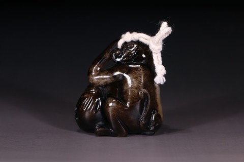 |旧藏，老和田玉灵猴雕件