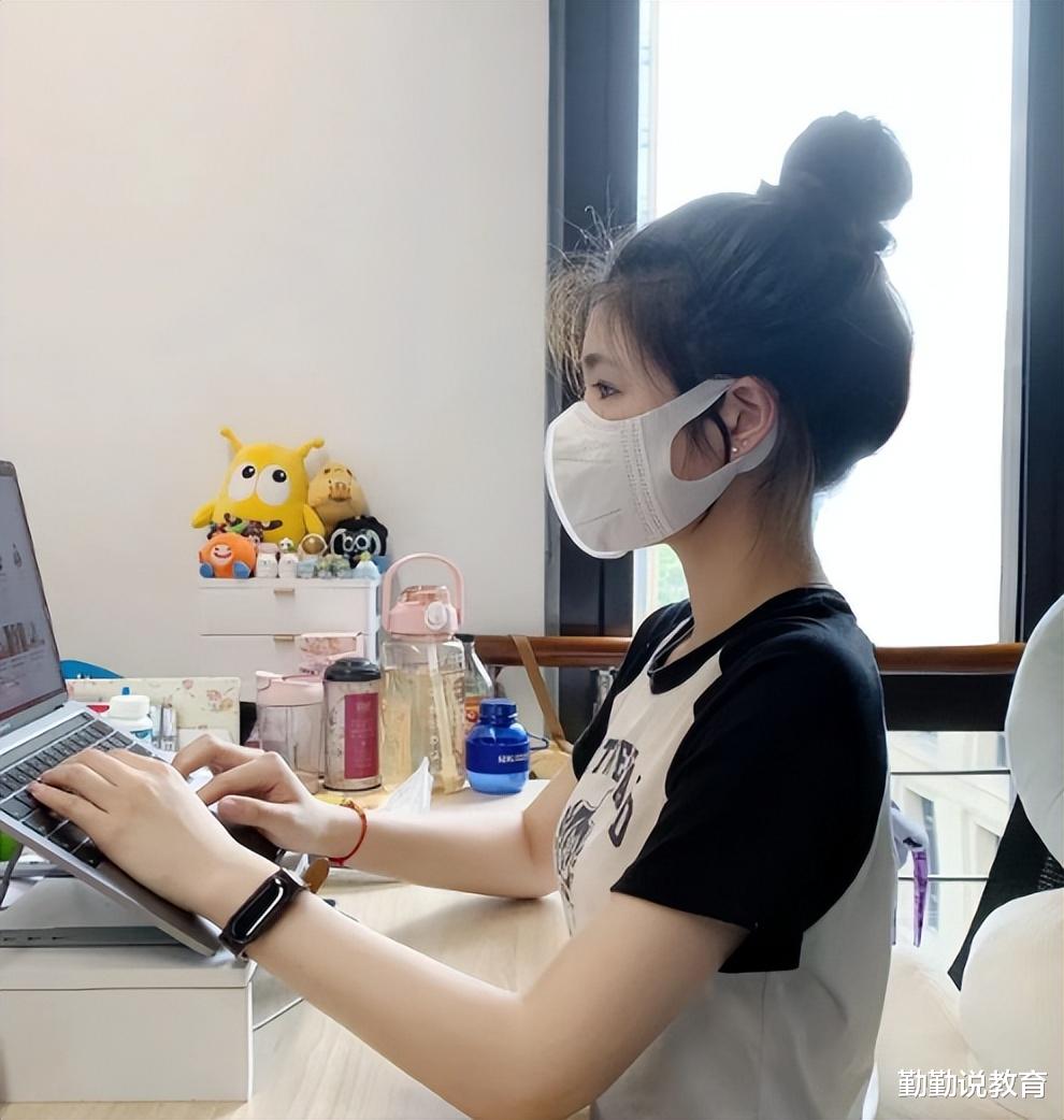 律师|985毕业生进入县城后，结局看似很体面，实际很多专科生都看不上