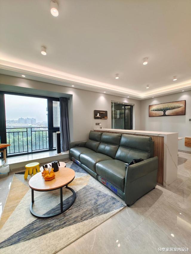 一家三口85平新房，全屋简单漂亮，横厅设计让空间大一倍，很舒服