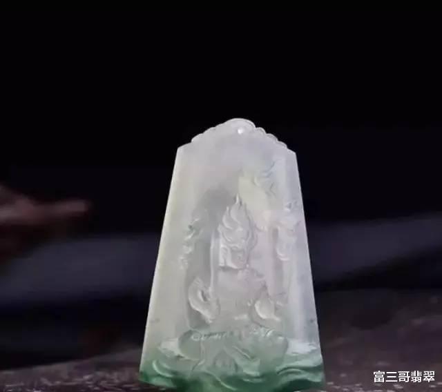 翡翠|玉赏 ▏翡翠做成的本命佛夫妻对牌,情意浓浓