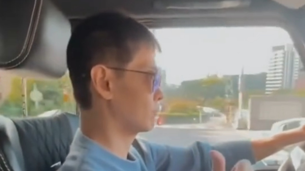 林志颖|遭遇意外三个月后，林志颖再开名车上路，身材消瘦双颊凹陷