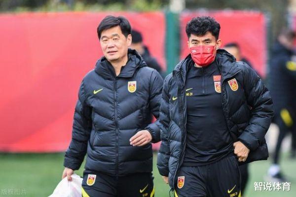 李霄鹏|洛国富队长！武磊郑铮替补，戴伟浚连线三归化，李霄鹏新首发来袭