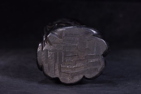 紫檀|回流：老紫檀木雕观音摆件。