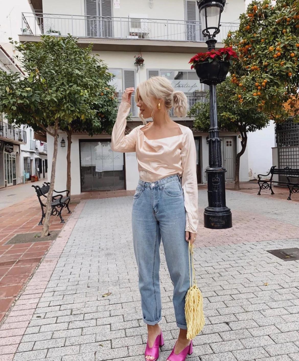 把黑T、白T脱了，2022年夏天流行穿“水果衫”，优雅清爽又减龄