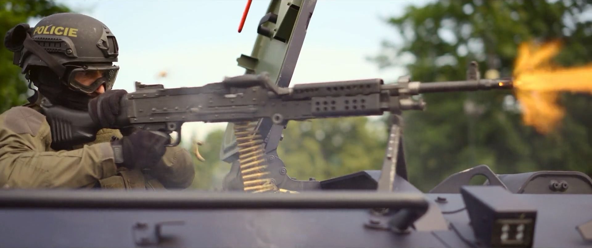 灰影人|《灰影人》，投资2亿美元，2022年度暴爽动作片，从头打到尾