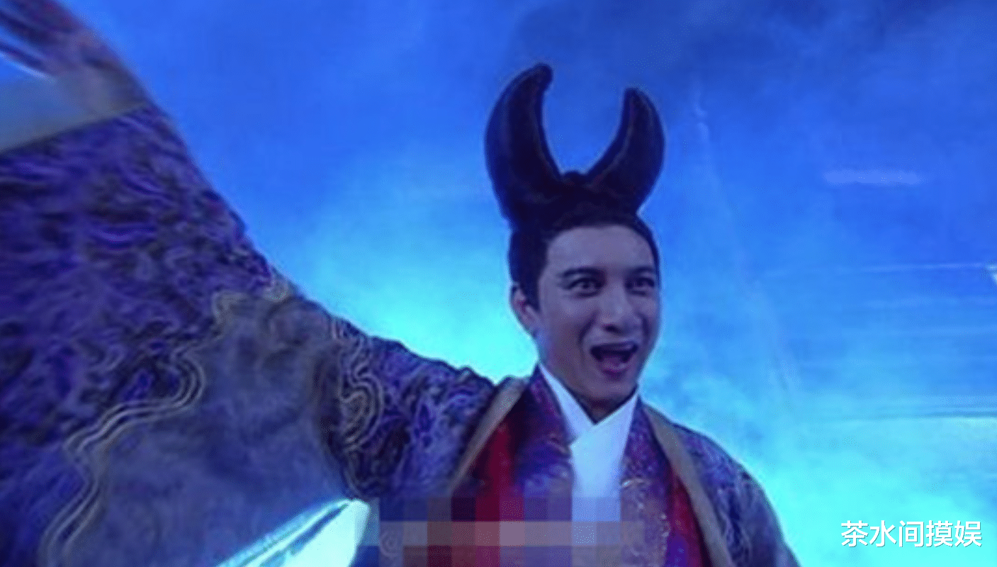 古装剧|古装剧造型能有多奇葩?脑门套鸡毛,蕾丝覆面,头上种树也不算啥