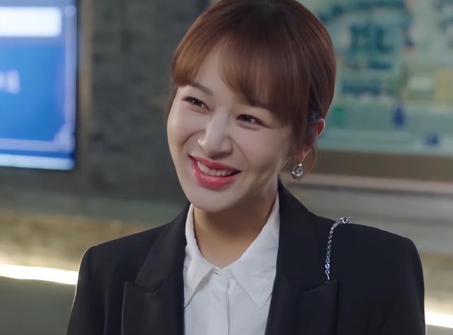 贾玲|《热辣滚烫》贾玲成为主角,杨紫塑造的却是女儿,难道不会有违和感吗?