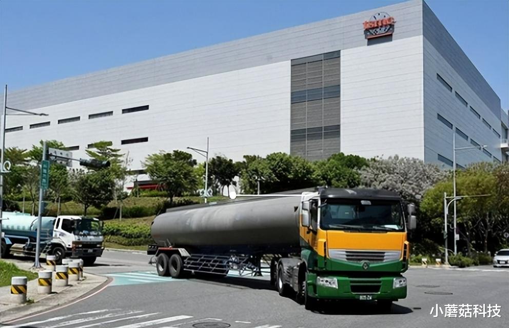 台积电|不建在美国？台积电正式宣布！美媒：张忠谋背后留了一手！