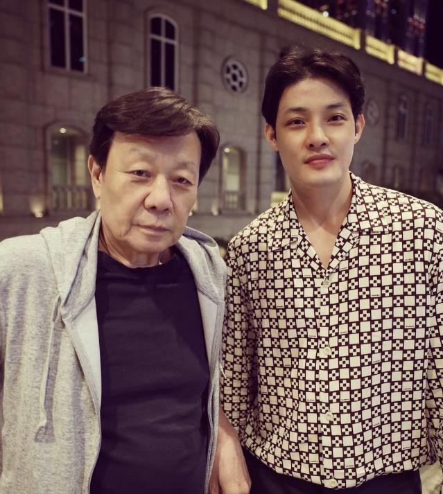 寇世勋|坐拥双妻的寇世勋:两位妻子和谐相处背后,全是我楼上楼下来回跑