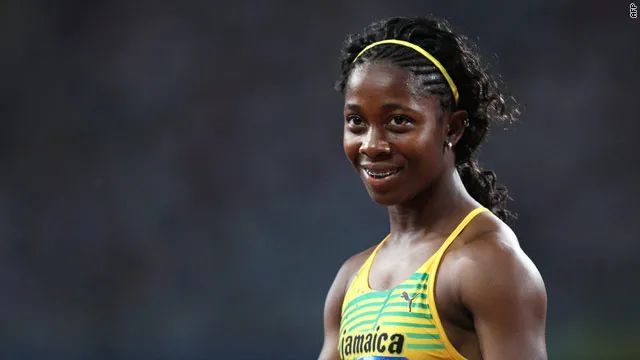 第一女飞人爆火！10.67秒再夺冠！生娃被劝退役，复出还是王者…