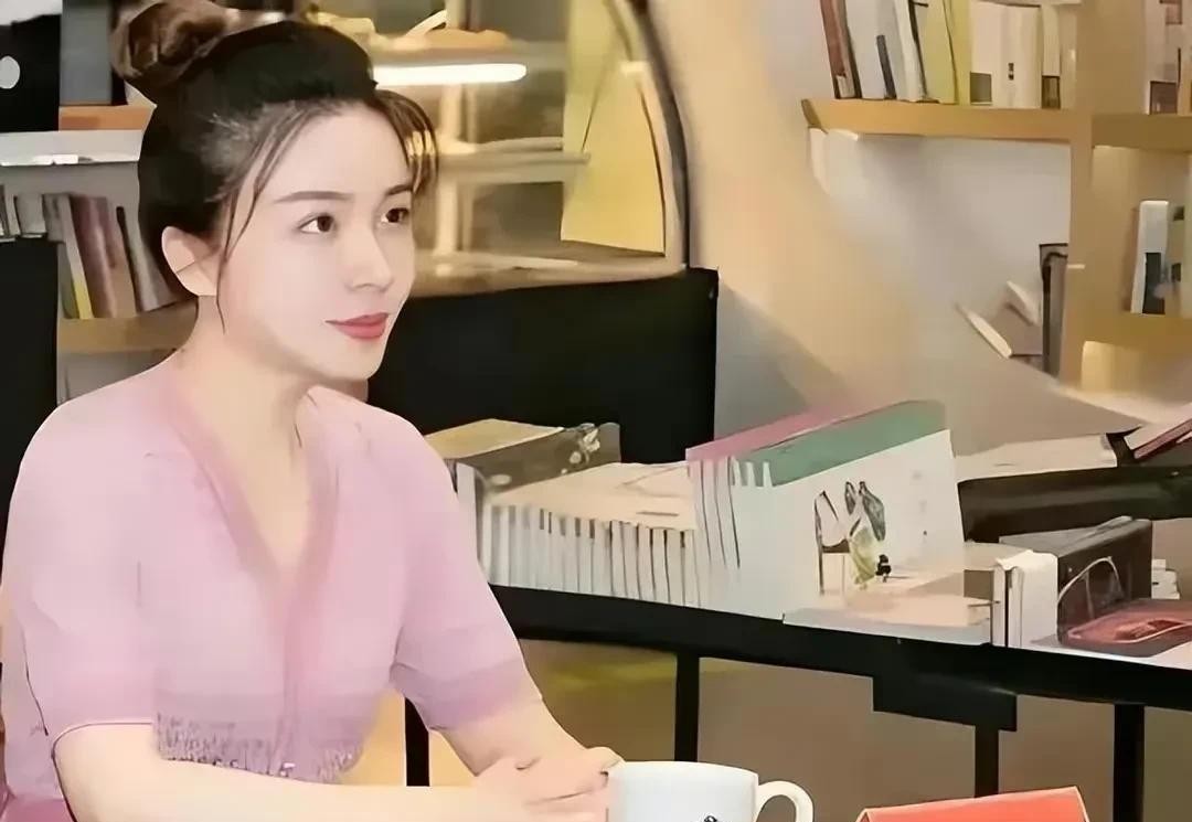 扬州美女副局长戴璐的桃花眼,堪称摄人魂魄!哪个男子抵挡得住?