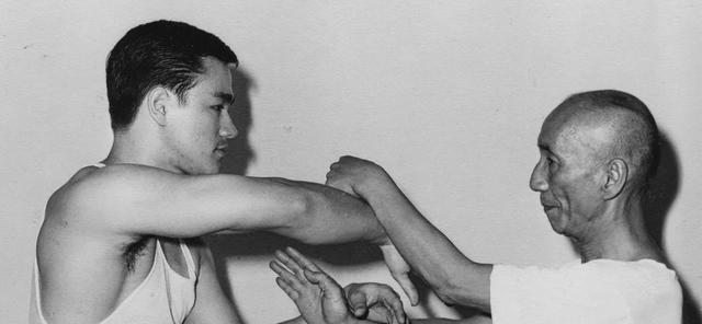 李小龙|成龙为什么对李小龙不服气？有一些我们看不见的原因