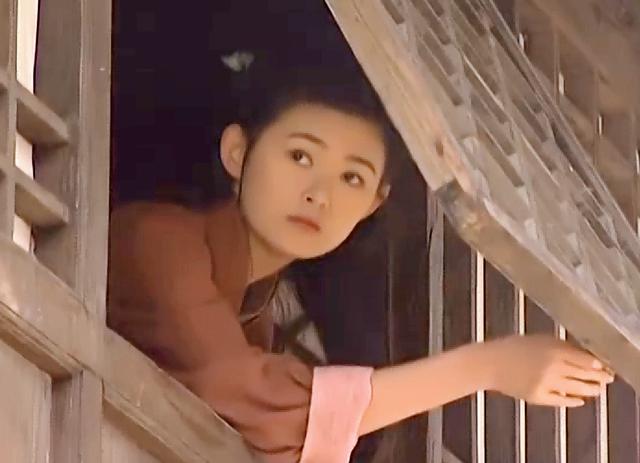 赵合德|风情万种不是袒胸露背！15位媚骨天成的女星“超有料”，撩人于无形