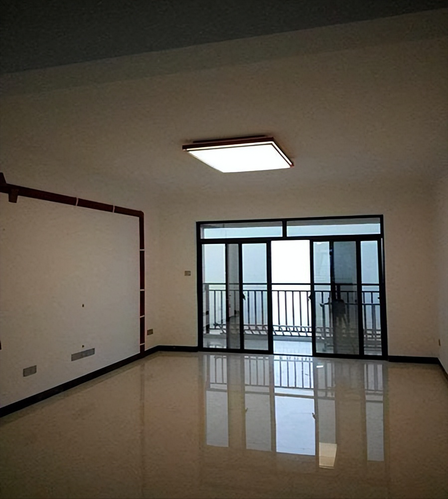 122㎡新房硬装完工,家具电器还没买全,打扫干净就这么漂亮了