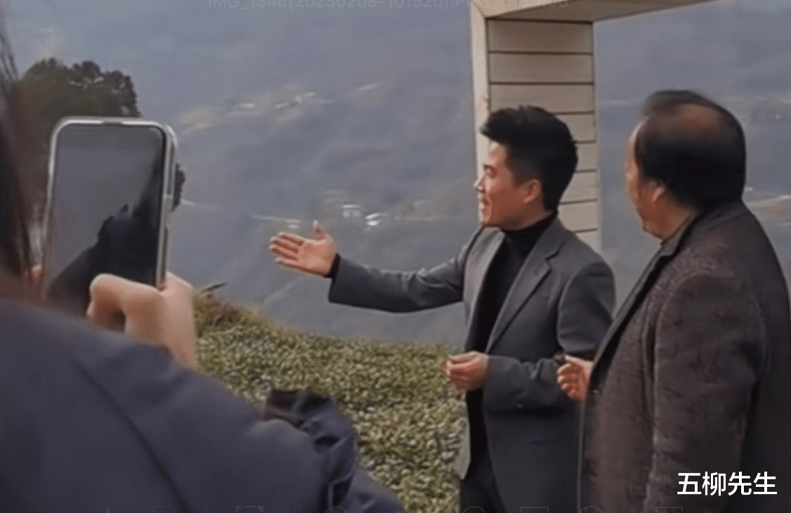 董宇辉|董宇辉将重回东方甄选直播间，单飞传闻不攻自破，个人粉丝破千万