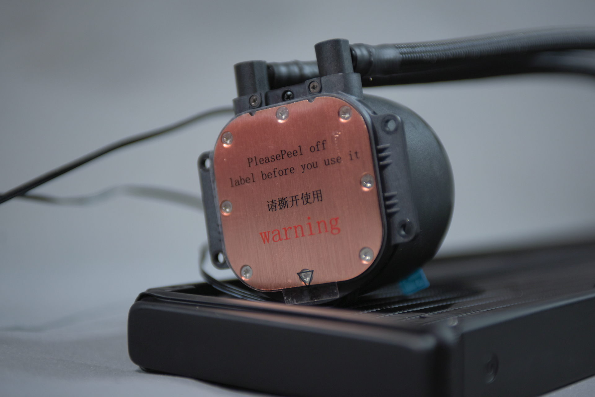 操作系统|老牌厂商的360水冷真好用?镜面镜头+轴承升级,压制12代不费劲