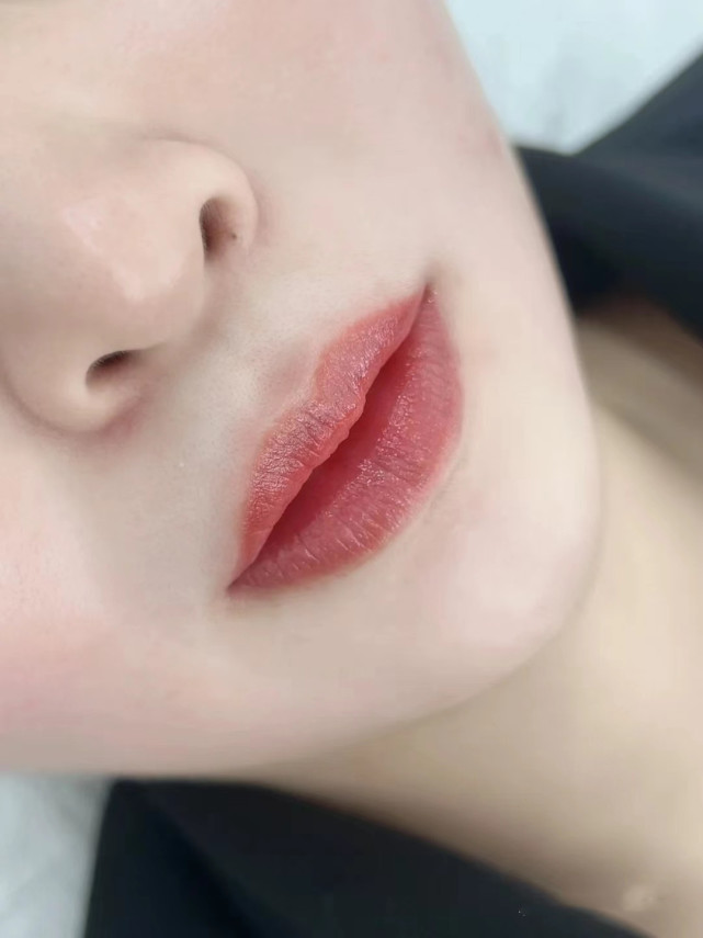 唇色 黑皮、白皮、黄皮，什么唇色更显高级