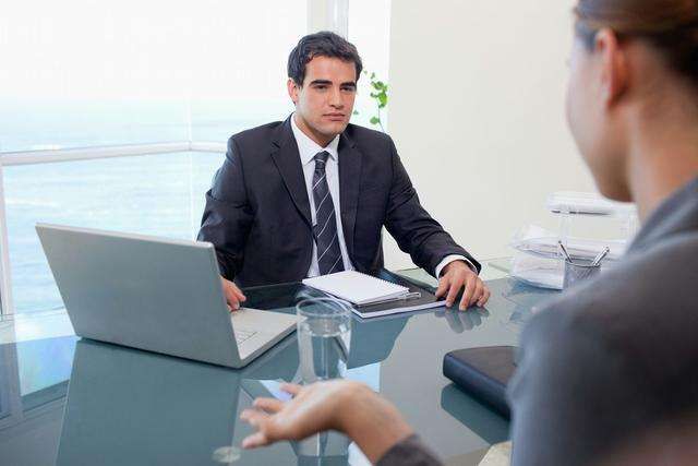 薪酬|年龄大的管理人员招谁惹谁了？为什么找份像样的工作那么难？