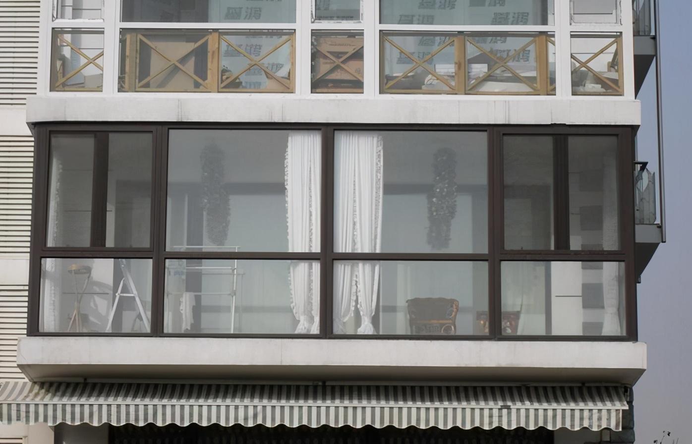 花一万元封的阳台值不值得?监理一席话,才懂得门窗中的行道