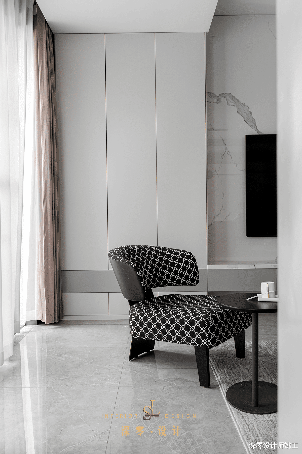 家里电视柜准备连着阳台柜的,这6点需提前了解,白色阳台柜暴晒易发黄