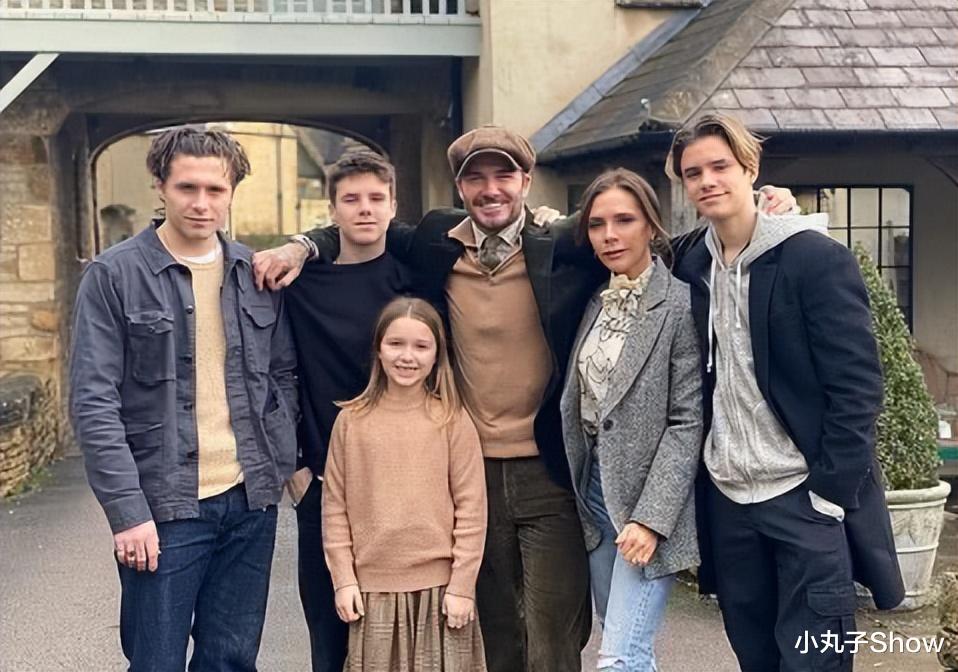 布鲁克林|又秀恩爱!老贝长子布鲁克林与妻子逛街被拍,夫妻手牵手像连体婴