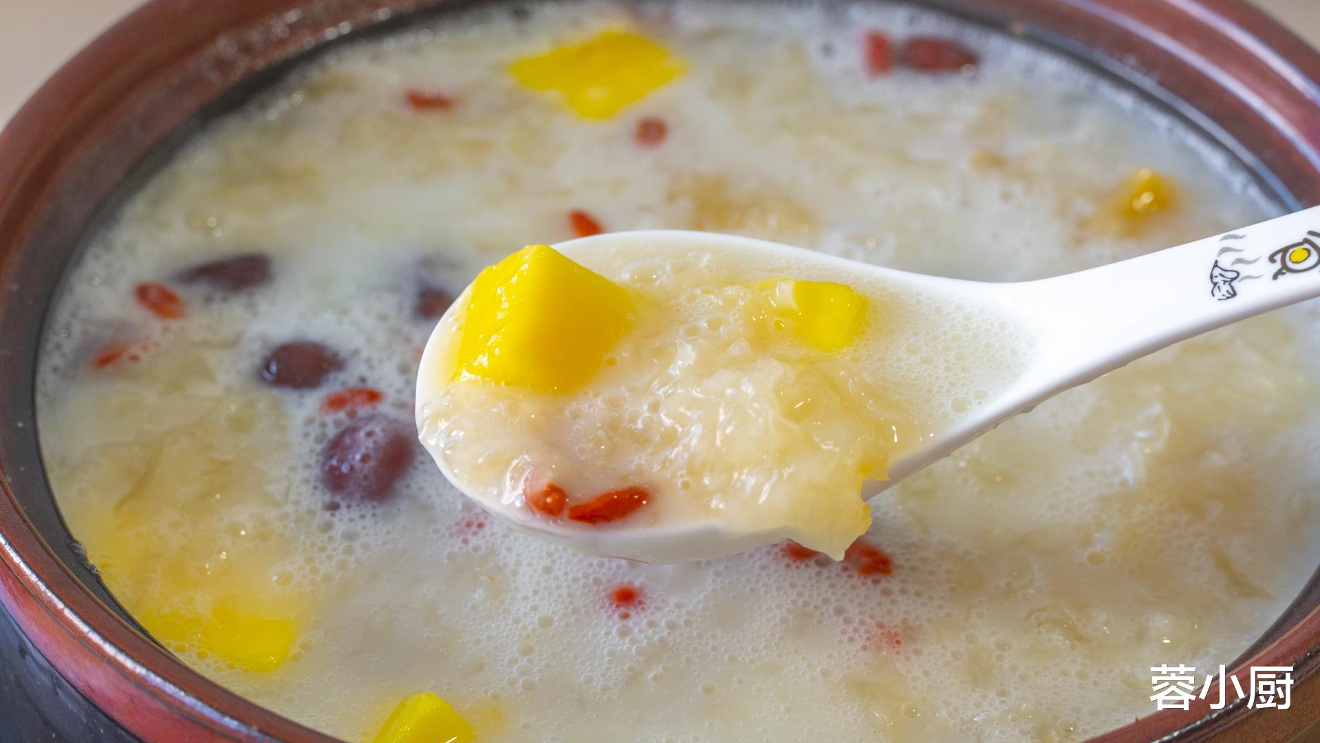 秋日进补要忌嘴,小心伤脾胃!提醒:少吃姜和桂圆,多吃6样才对