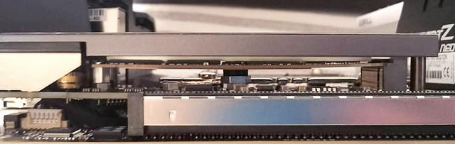 键盘|主板自带M.2散热片是鸡肋？看看B660迫击炮+PCIe4.0固态上机实测