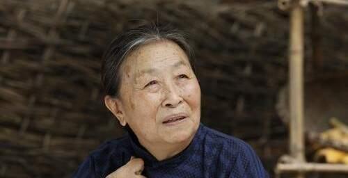 表情包|“丑娘”张少华因病去世，唯一的儿子考入清华，未来可期！