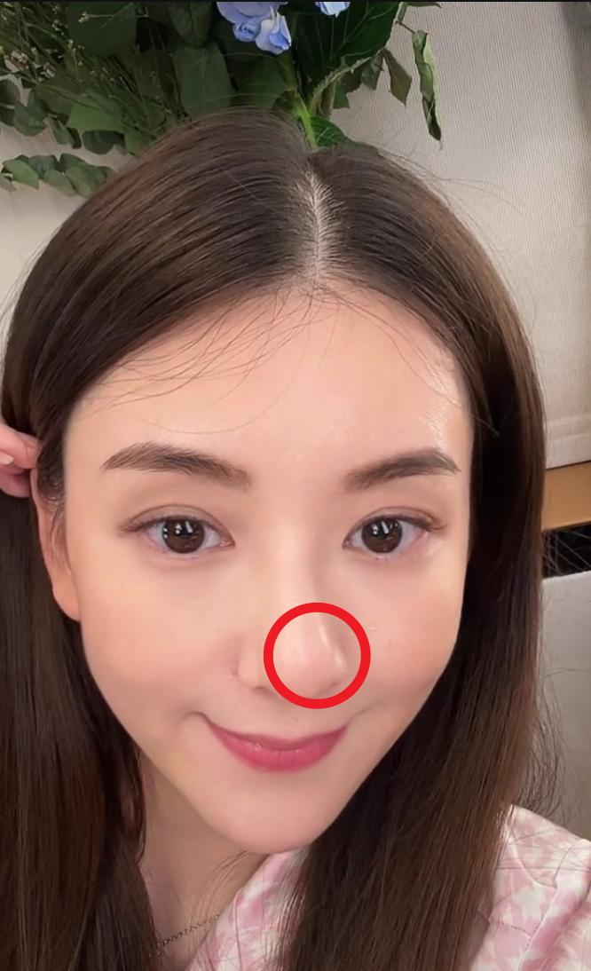 穿越时空的爱恋|方媛误发私密视频，素颜怼脸拍鼻子歪斜，左侧鼻翼疑有刀疤