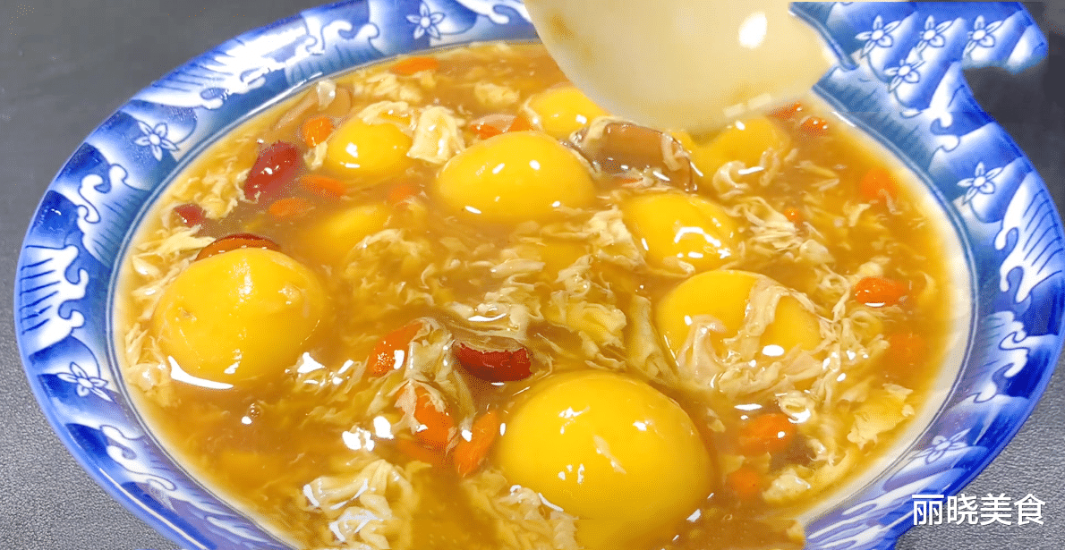 不想老得快，建议女人，吃6种天然食物，激发“雌激素”，显年轻